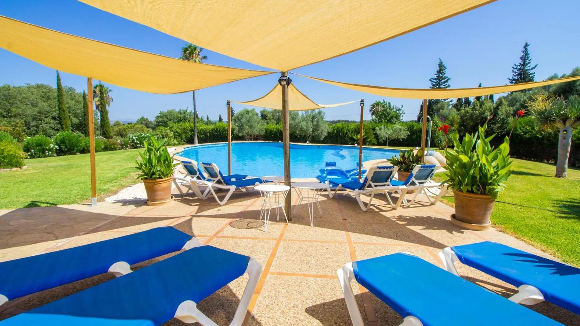 Magnifica Villa Con Una Piscina Espectacular ブゲル