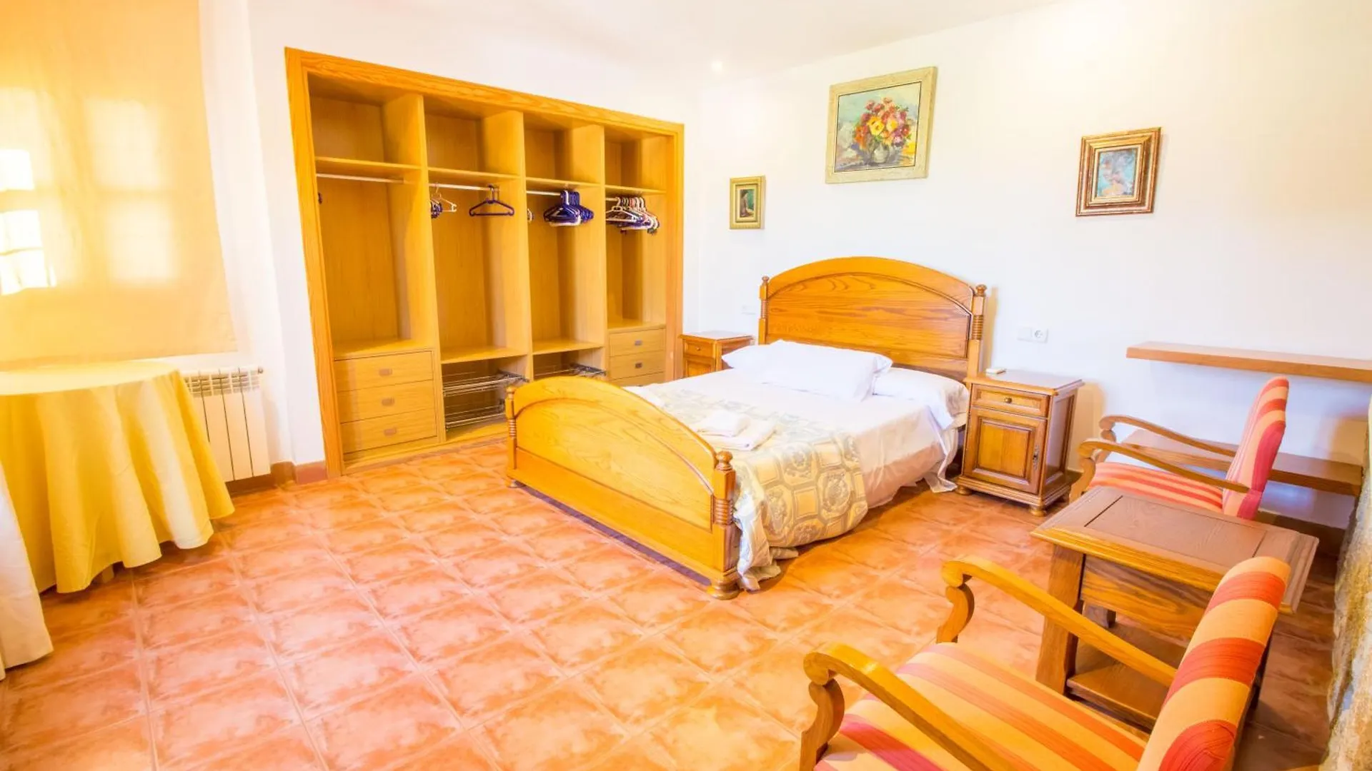 Magnifica Villa Con Una Piscina Espectacular ブゲル アパート