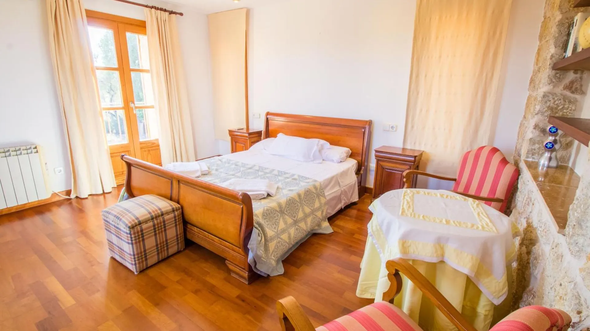 Magnifica Villa Con Una Piscina Espectacular ブゲル 0*,